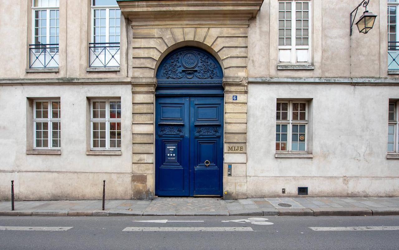 Mije Marais Hostel Париж Екстер'єр фото The entrance to the Institut de France