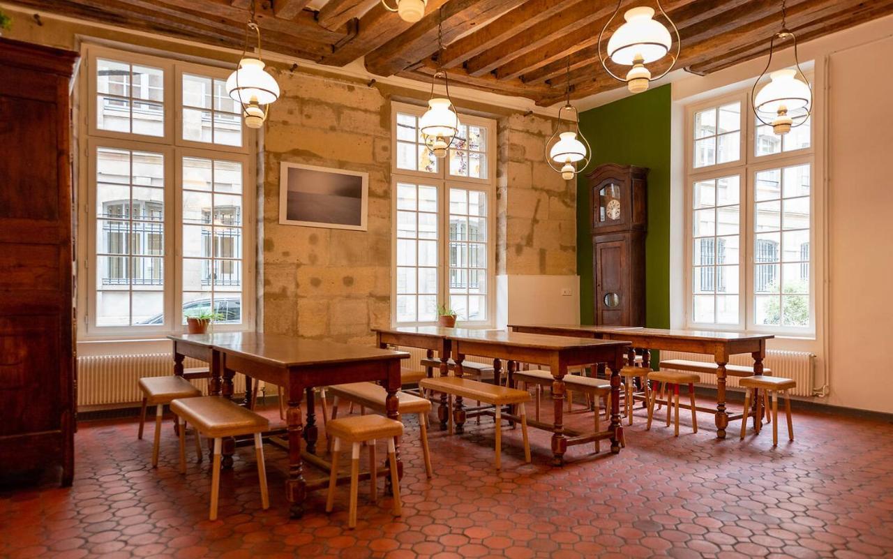 Mije Marais Hostel Париж Екстер'єр фото The interior of the restaurant