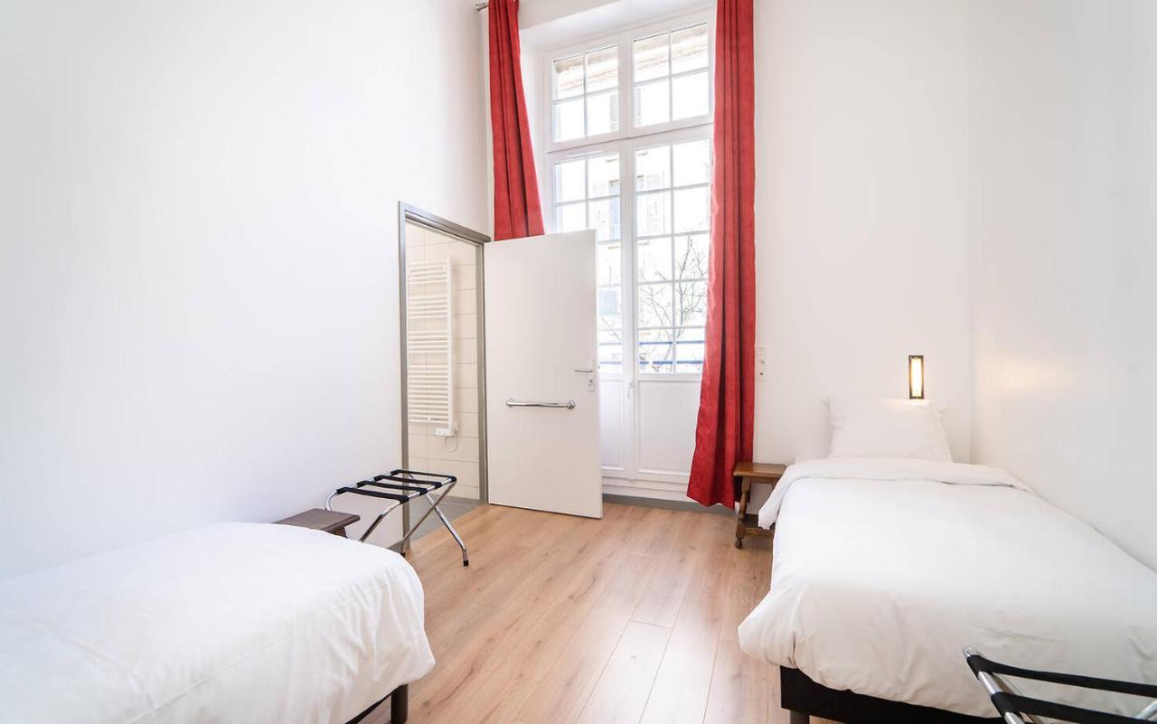 Mije Marais Hostel Париж Екстер'єр фото A typical room at the hostel