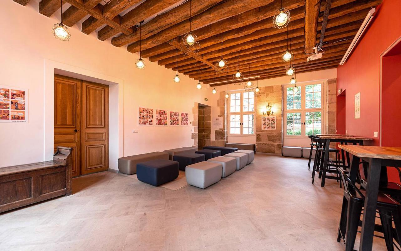 Mije Marais Hostel Париж Екстер'єр фото The library
