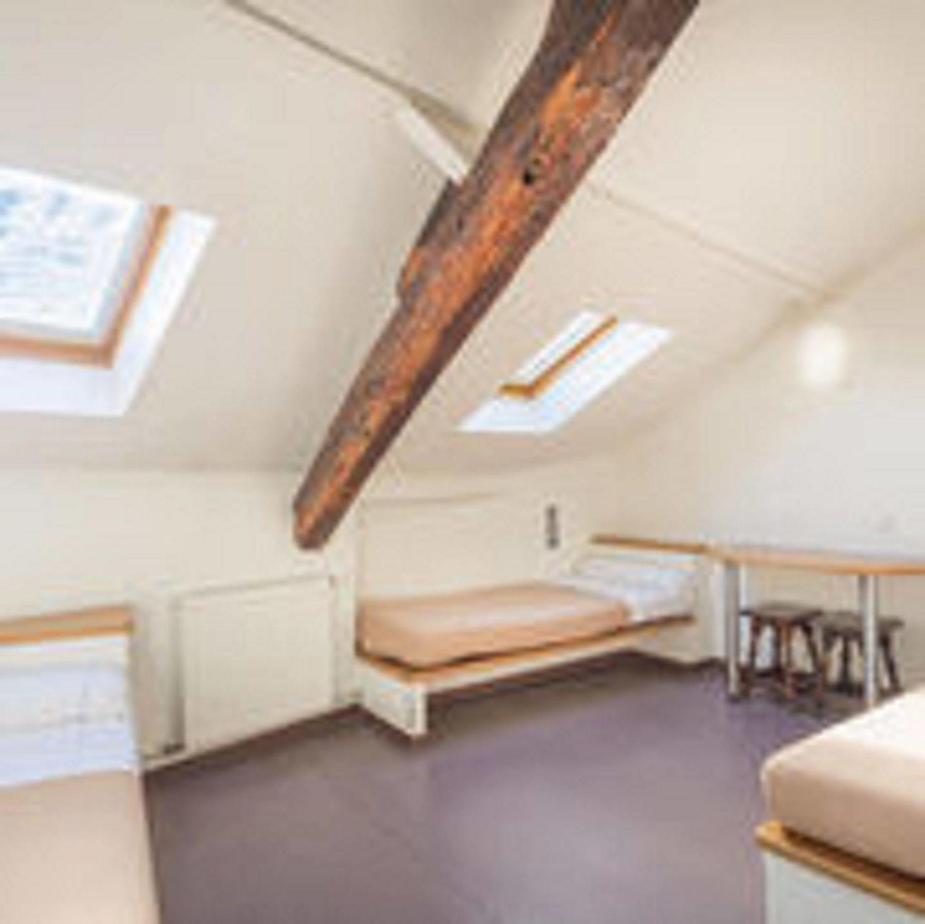 Mije Marais Hostel Париж Екстер'єр фото A room in the attic of the house