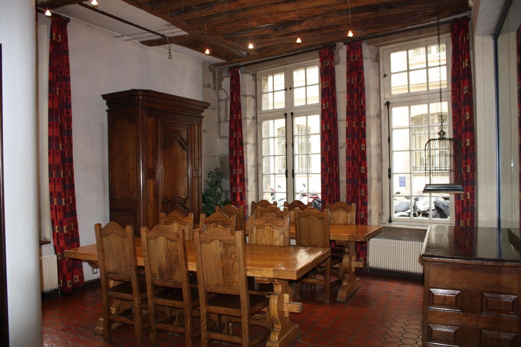 Mije Marais Hostel Париж Екстер'єр фото The dining room